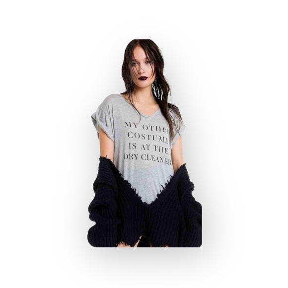 new Wildfox ๐น๏ธ My Other Costume Halloween Graphic Tee ๐น๏ธ Heather Grey ๐น๏ธ M - Picture 15 of 16